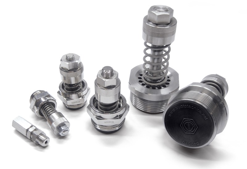 Vacuum adjustment valves